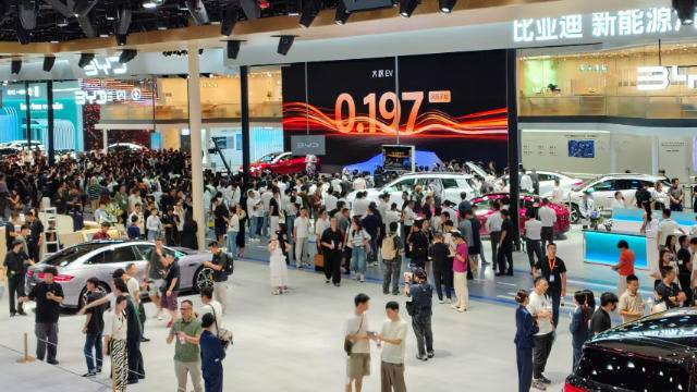 汉月销跌至3000来辆,比亚迪用25万D级车救场